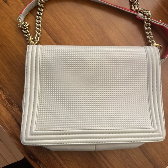 Chanel cube embossed large boy bag - Picture 2 of 7